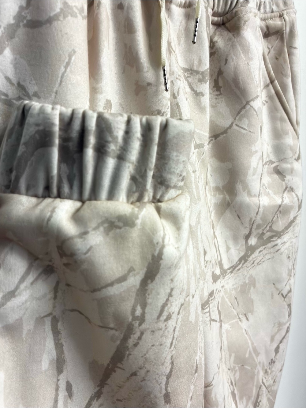 Women's Beige Marble-Print Jogger Pants - Picture 3 of 4